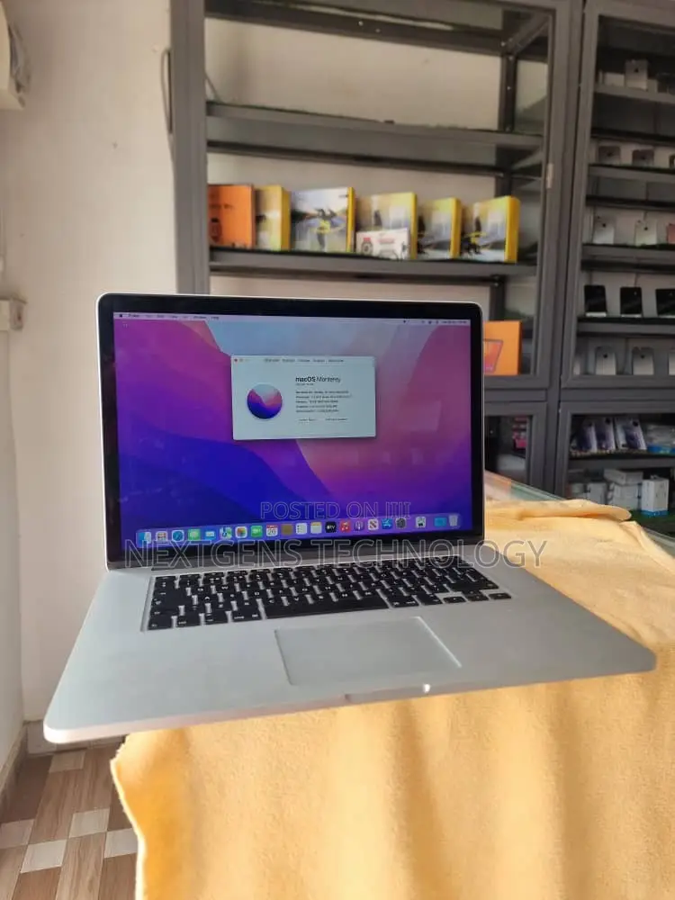 Laptop Apple MacBook Pro 16GB Intel Core I7 SSD 256GB