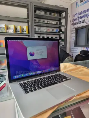 Laptop Apple MacBook Pro 16GB Intel Core I7 SSD 256GB