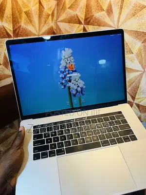 Laptop Apple MacBook Pro 2017 16GB Intel Core I7 SSD 256GB