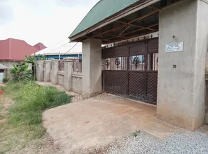 6bdrm House in 6 Bedrooms House For, Kumasi Metropolitan for sale