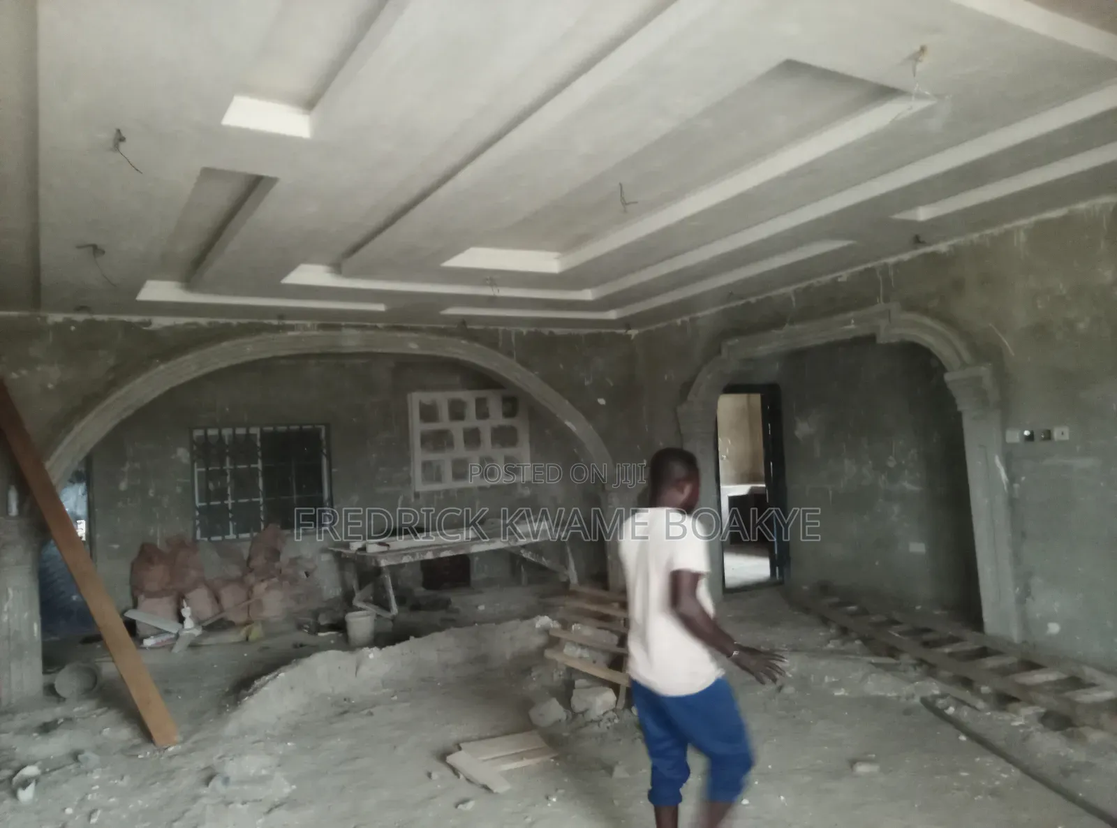6bdrm House in 6 Bedrooms House For, Kumasi Metropolitan for sale