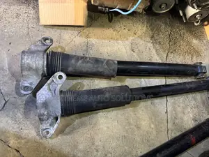 Range Rover Velar L560 2017-2021 Rear Shock Absorber Strut