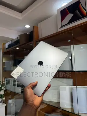 Laptop Apple MacBook Pro 2017 8GB Intel Core I5 SSD 512GB