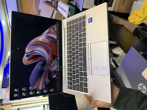 Photo - Laptop HP EliteBook 840 G8 16GB Intel Core I7 SSD 512GB
