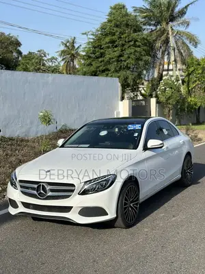 Mercedes-Benz C300 Luxury 4Matic Sedan AWD (2.0L 4cyl 7A) 2016 White