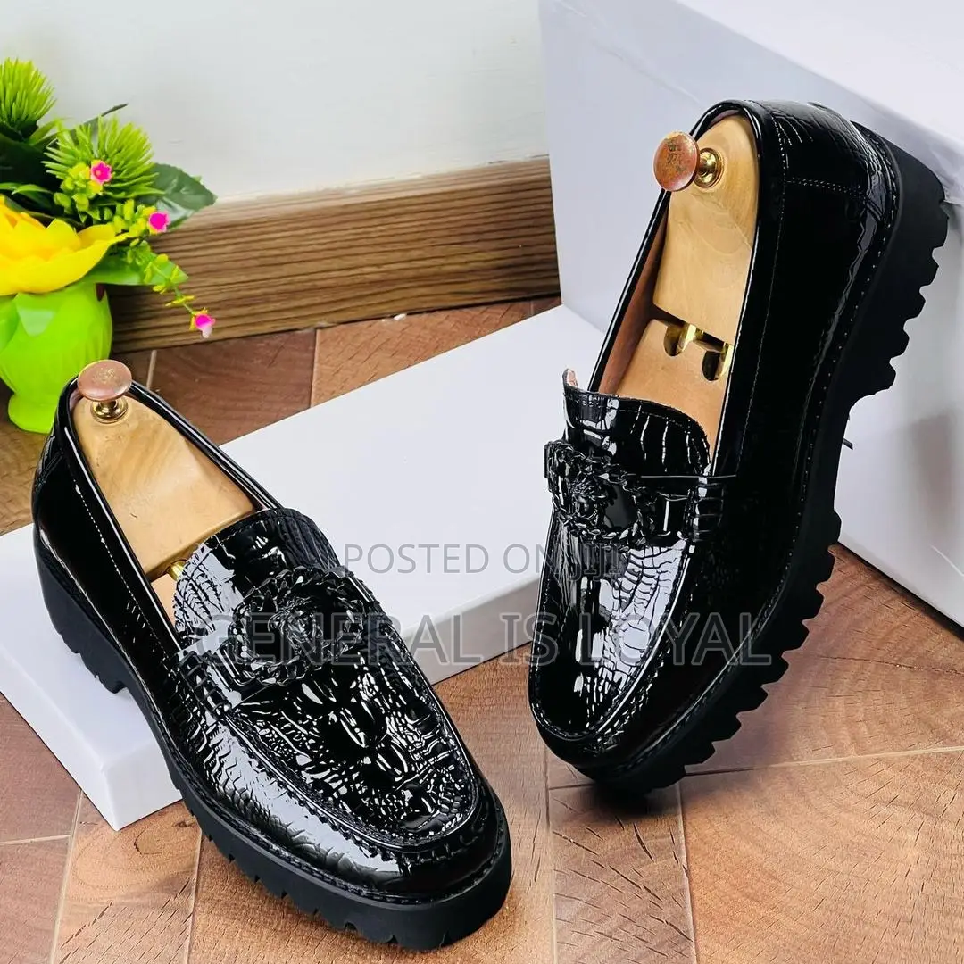 Versace Shoe/ Laceless