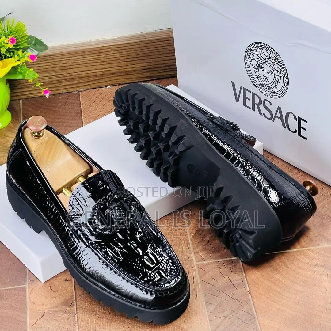 Versace Shoe/ Laceless