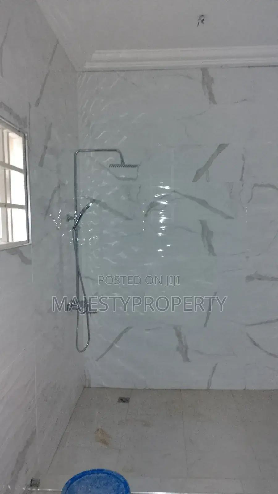 4bdrm Mansion in Basket, Spintex for Sale