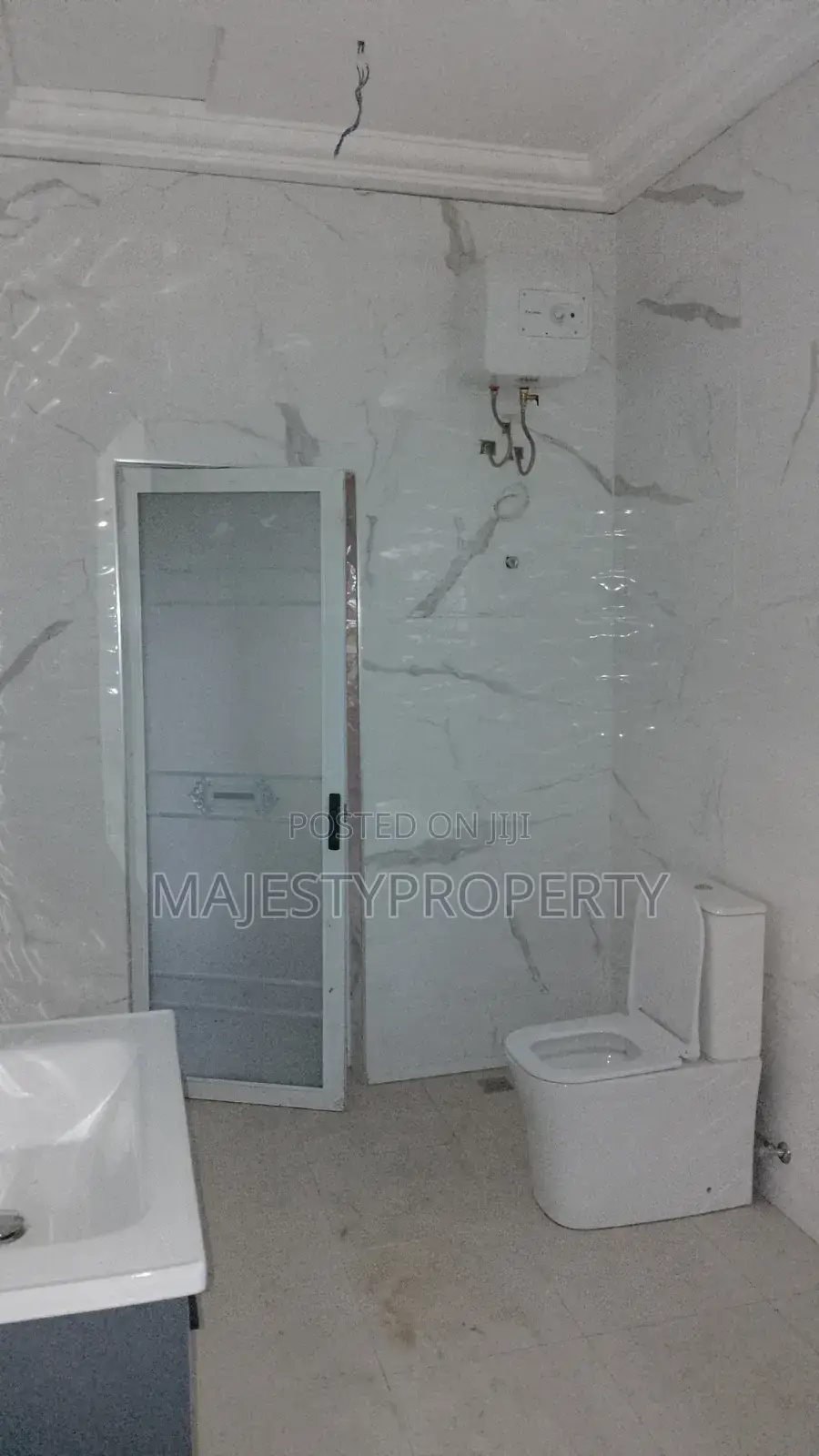 4bdrm Mansion in Basket, Spintex for Sale