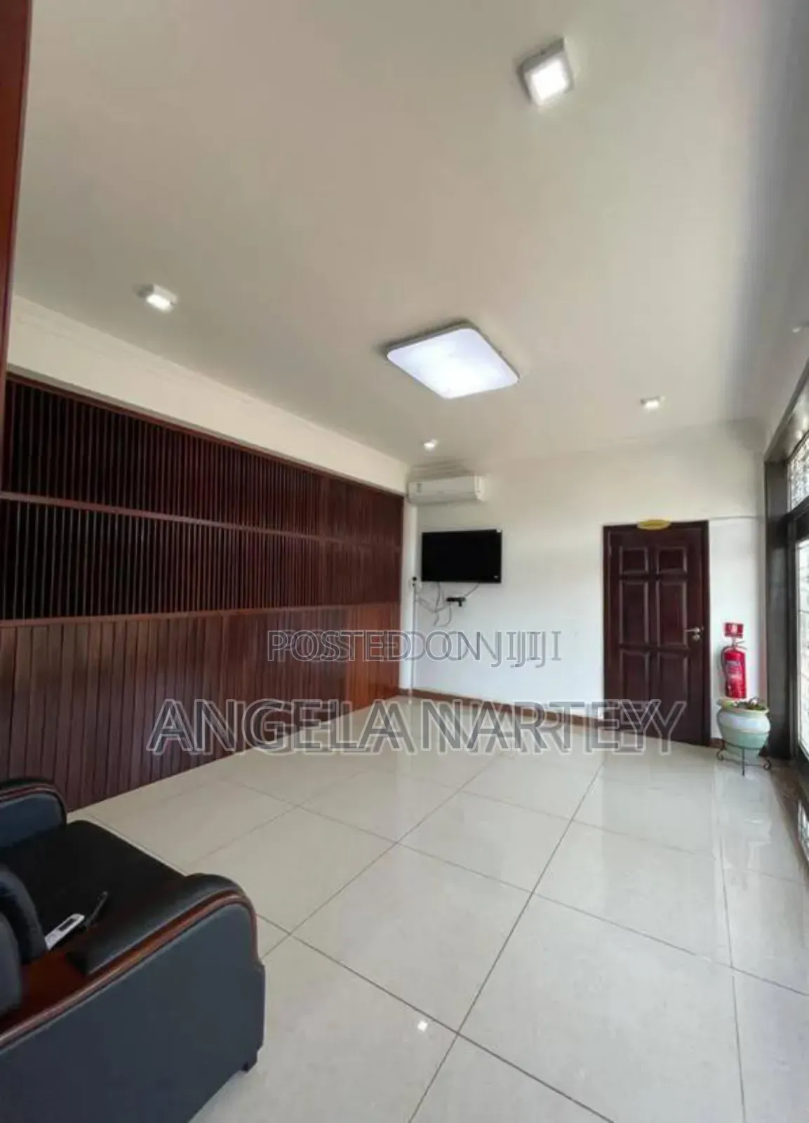 10bdrm House in Community 20 Spintex for sale