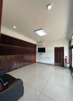 10bdrm House in Community 20 Spintex for sale