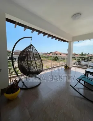 10bdrm House in Community 20 Spintex for sale