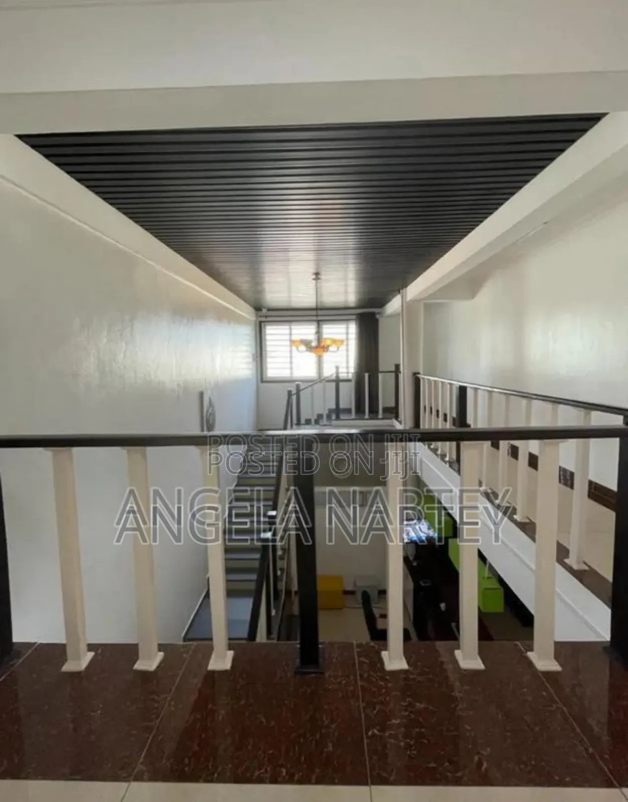 10bdrm House in Community 20 Spintex for sale
