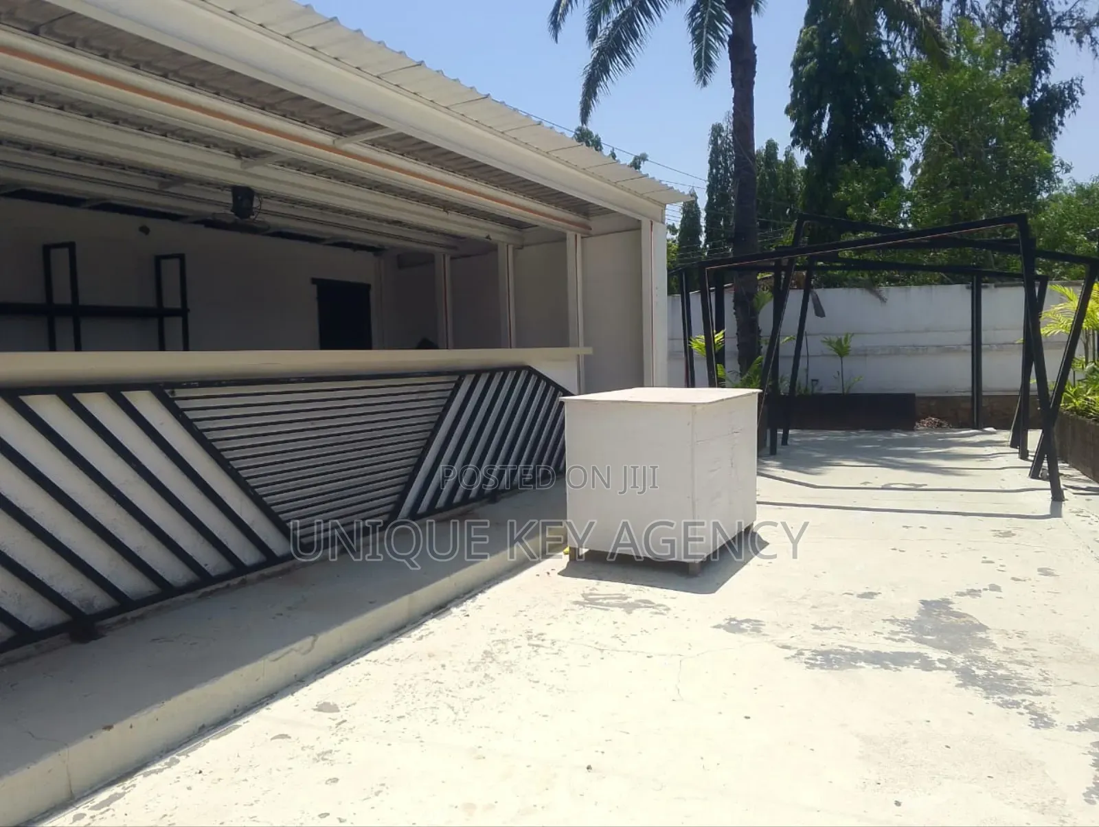 Restaurant Space to in Osu for Rent