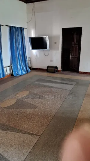 4bdrm House in Adenta, Housing Down for sale