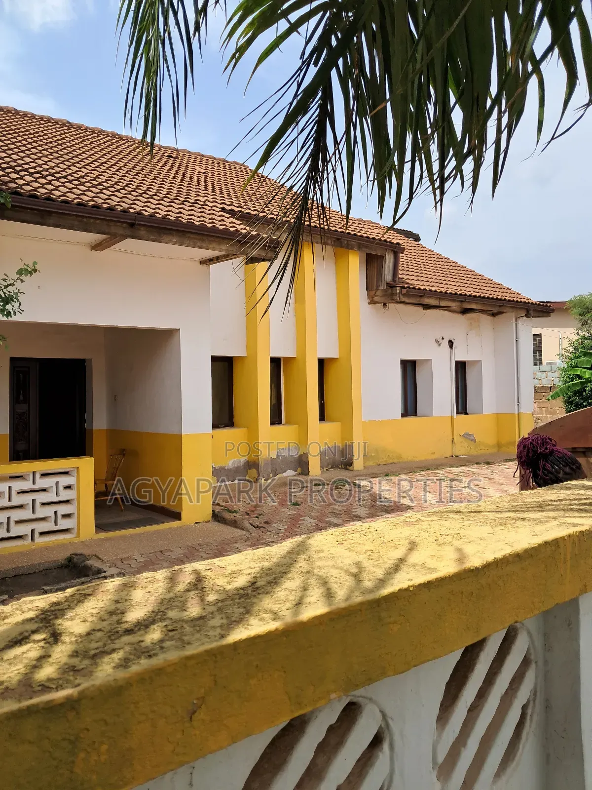 4bdrm House in Adenta, Housing Down for sale