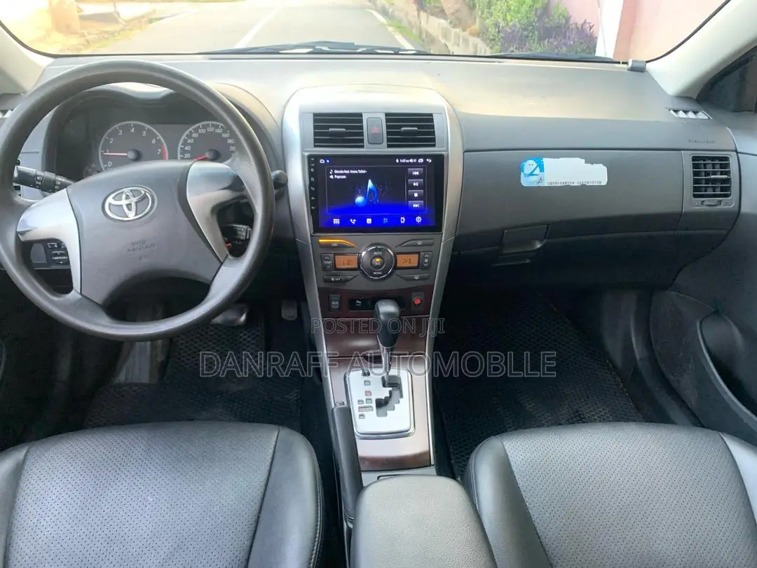 Toyota Corolla Altis 2013 Silver