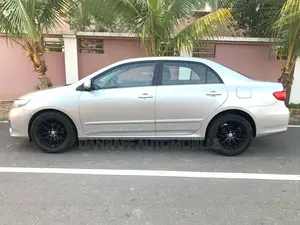 Toyota Corolla Altis 2013 Silver