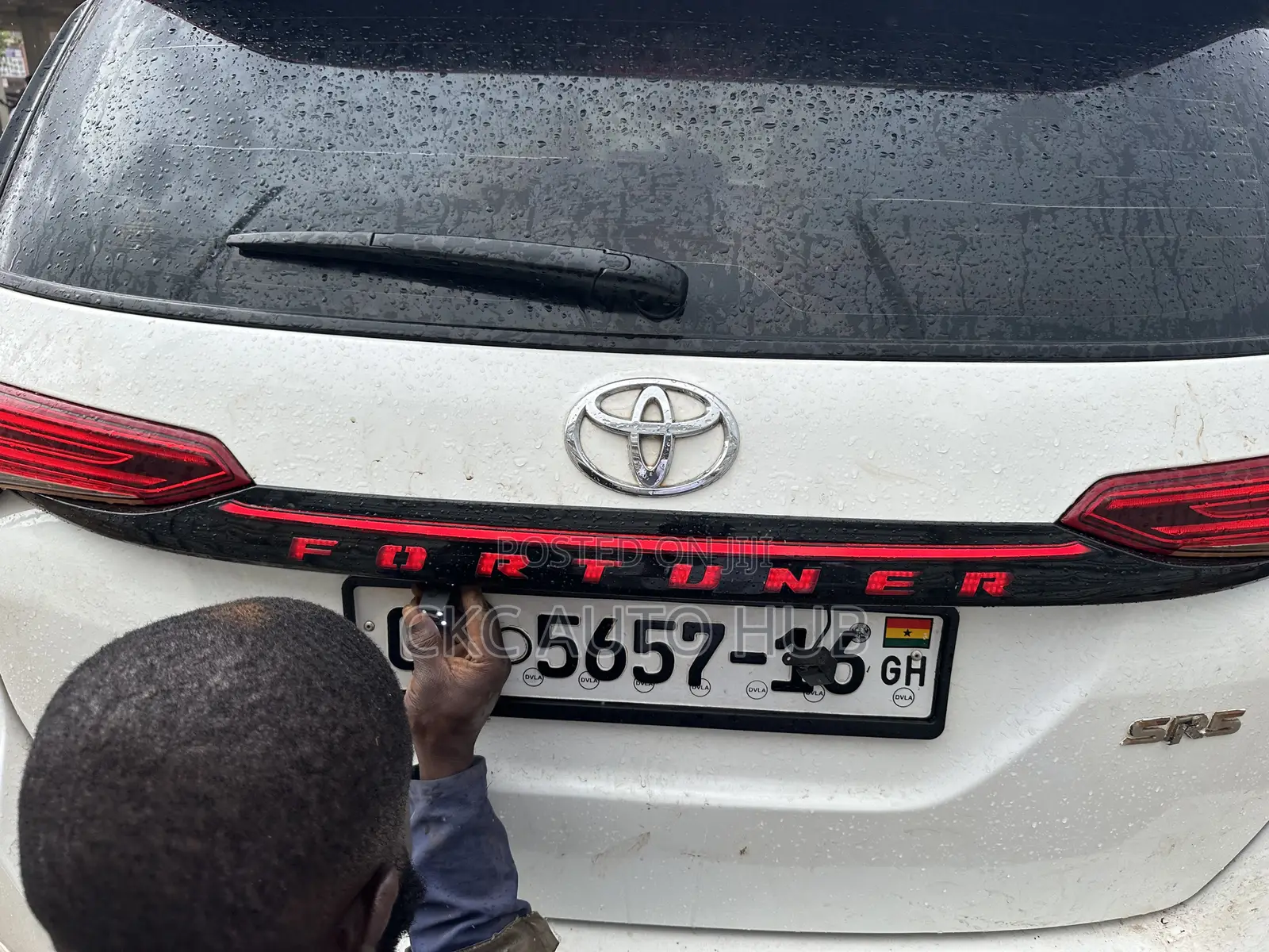 Fortuner 2016 To 2018 Back Booth Led