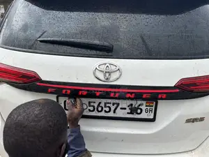 Fortuner 2016 To 2018 Back Booth Led
