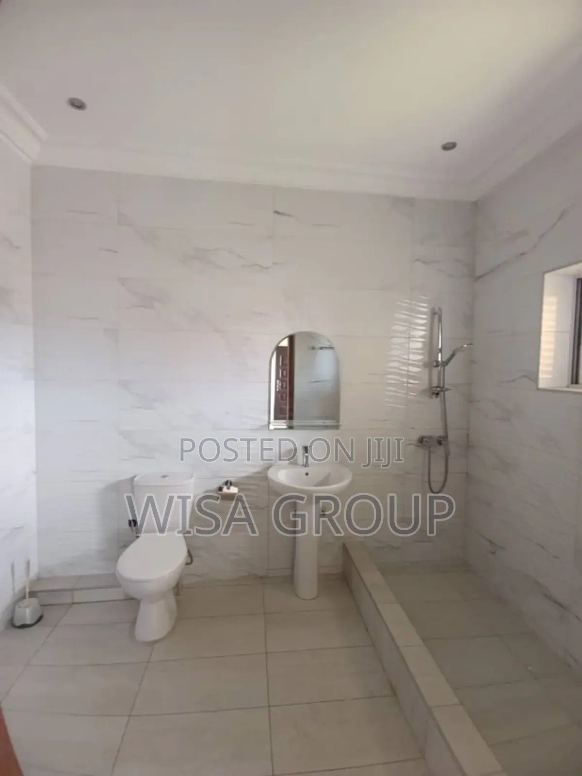 4bdrm Duplex in Wisa Group, Accra Metropolitan for rent