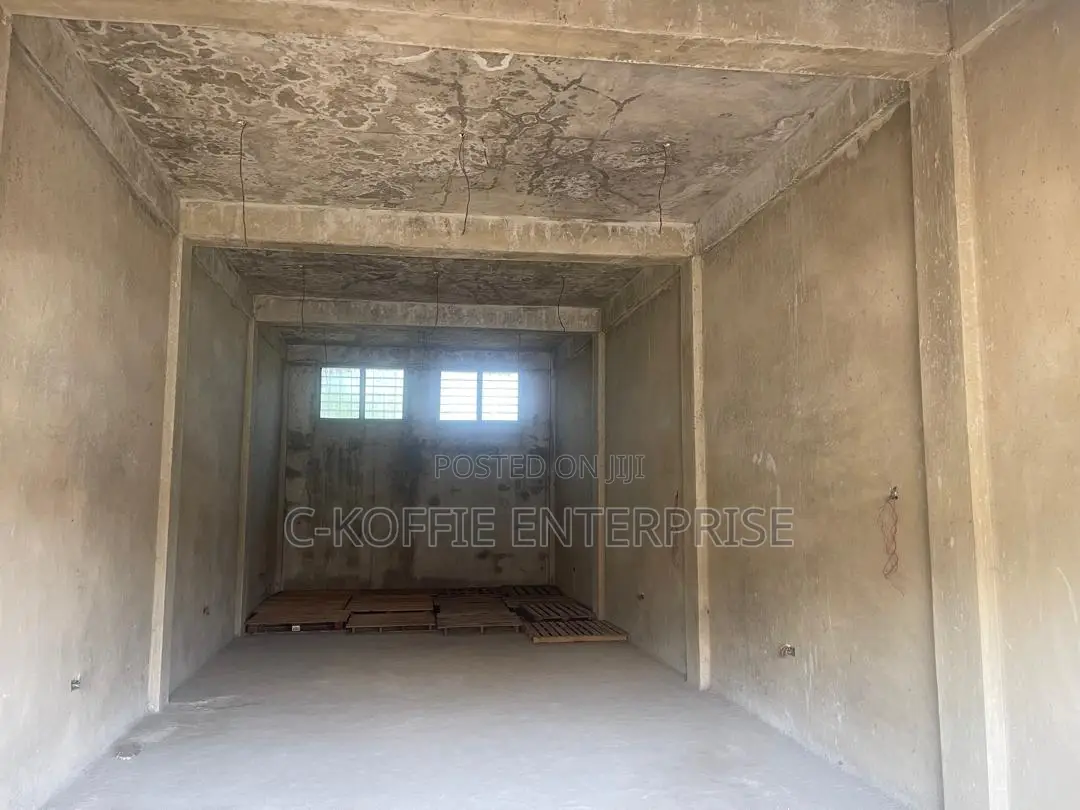 130 SQM Warehouse at Lapaz for Rent