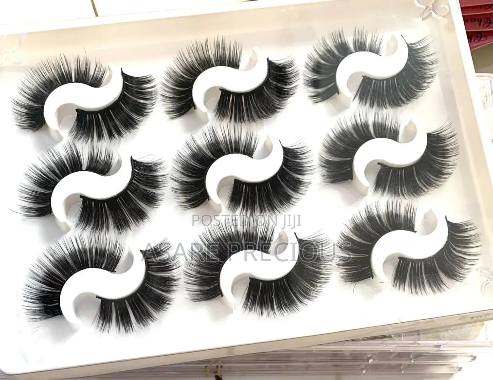 Large Fluffy Eyelashes