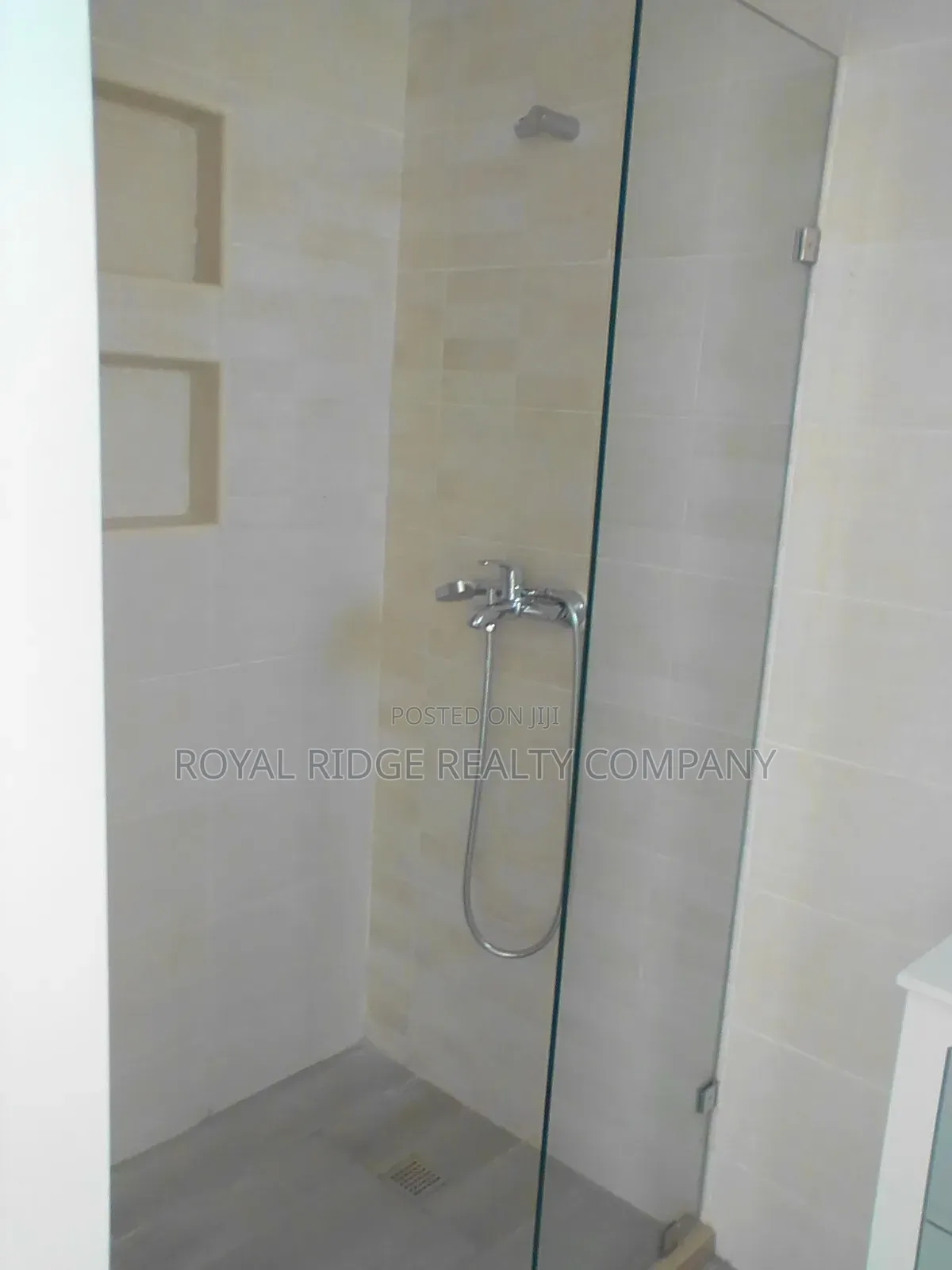 2bdrm Townhouse / Terrace in Tseaddo, Accra Metropolitan for rent