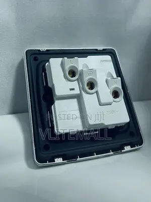 Smart Wall Socket - Single Valbona Chrome Black