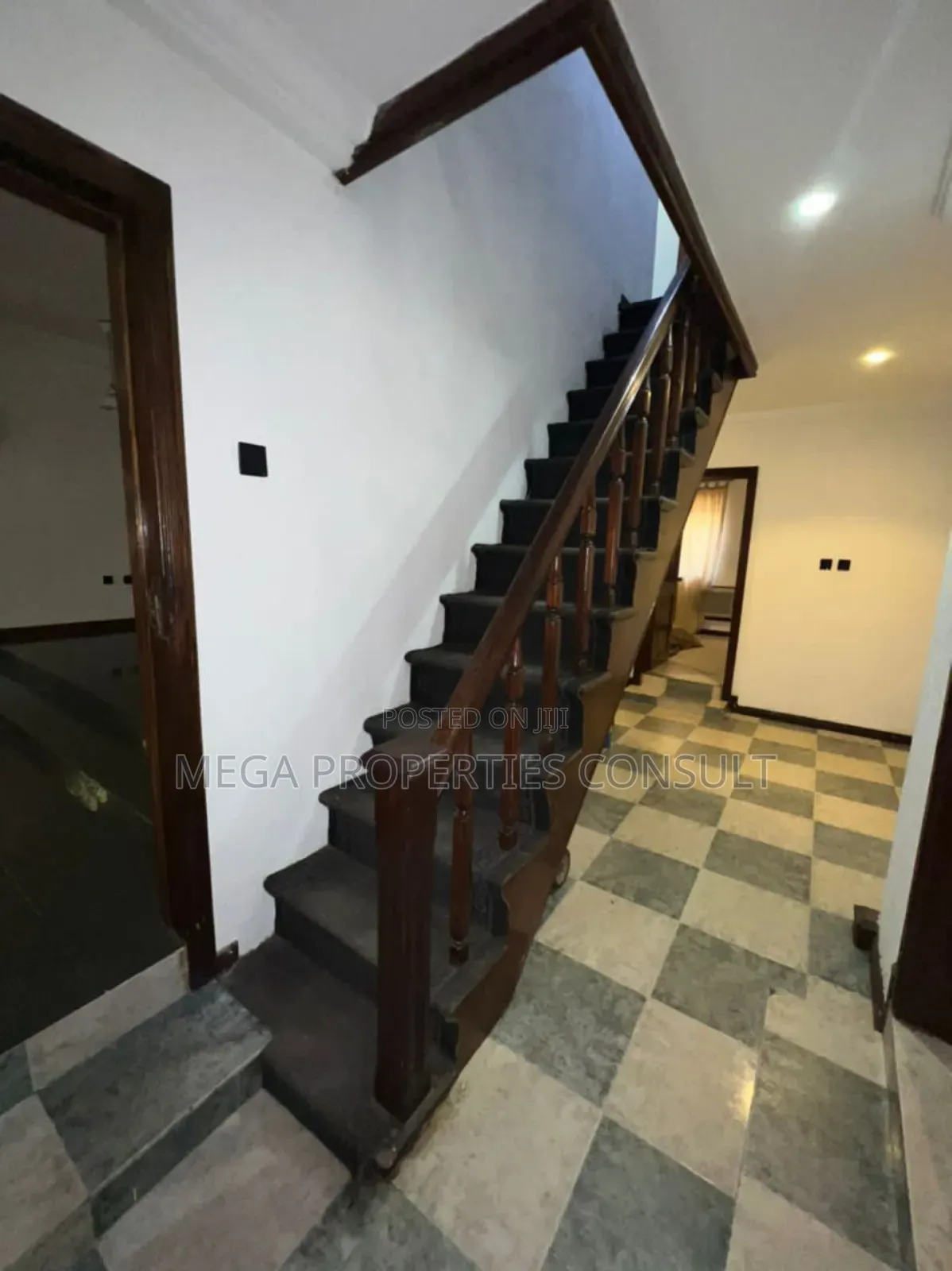 5bdrm House in Osu for rent