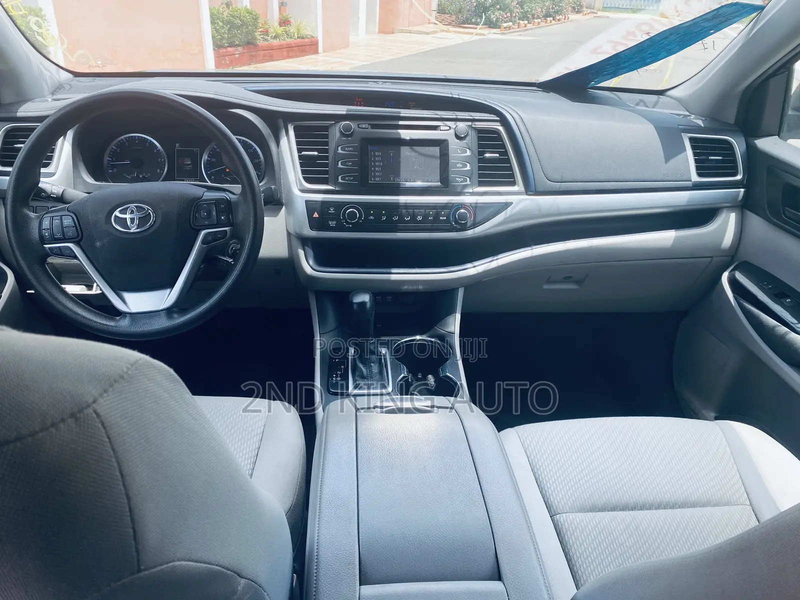 Toyota Highlander LE 2019 Black