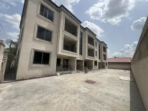 2bdrm Apartment in Bee Decor & Homes, Old Ashomang for rent