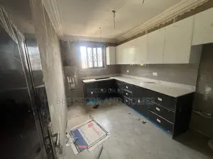 2bdrm Apartment in Bee Decor & Homes, Old Ashomang for rent