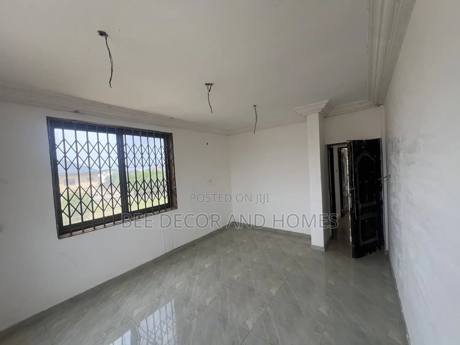 2bdrm Apartment in Bee Decor & Homes, Old Ashomang for rent