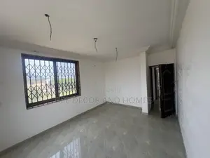 2bdrm Apartment in Bee Decor & Homes, Old Ashomang for rent