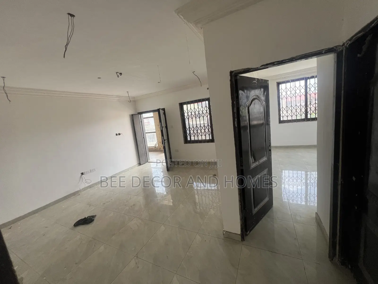 2bdrm Apartment in Bee Decor & Homes, Old Ashomang for rent