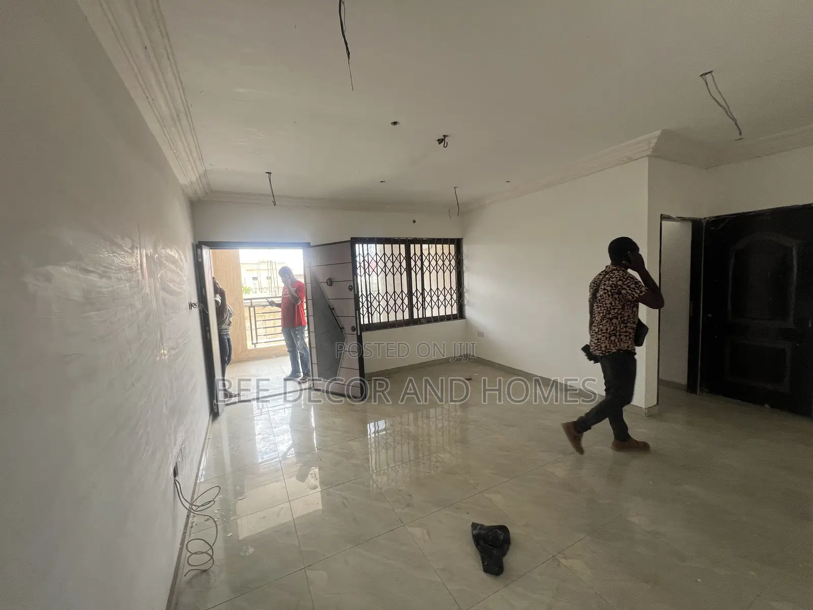 2bdrm Apartment in Bee Decor & Homes, Old Ashomang for rent
