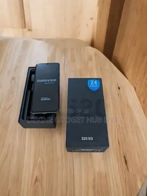 New Samsung Galaxy S20 128 GB Gray