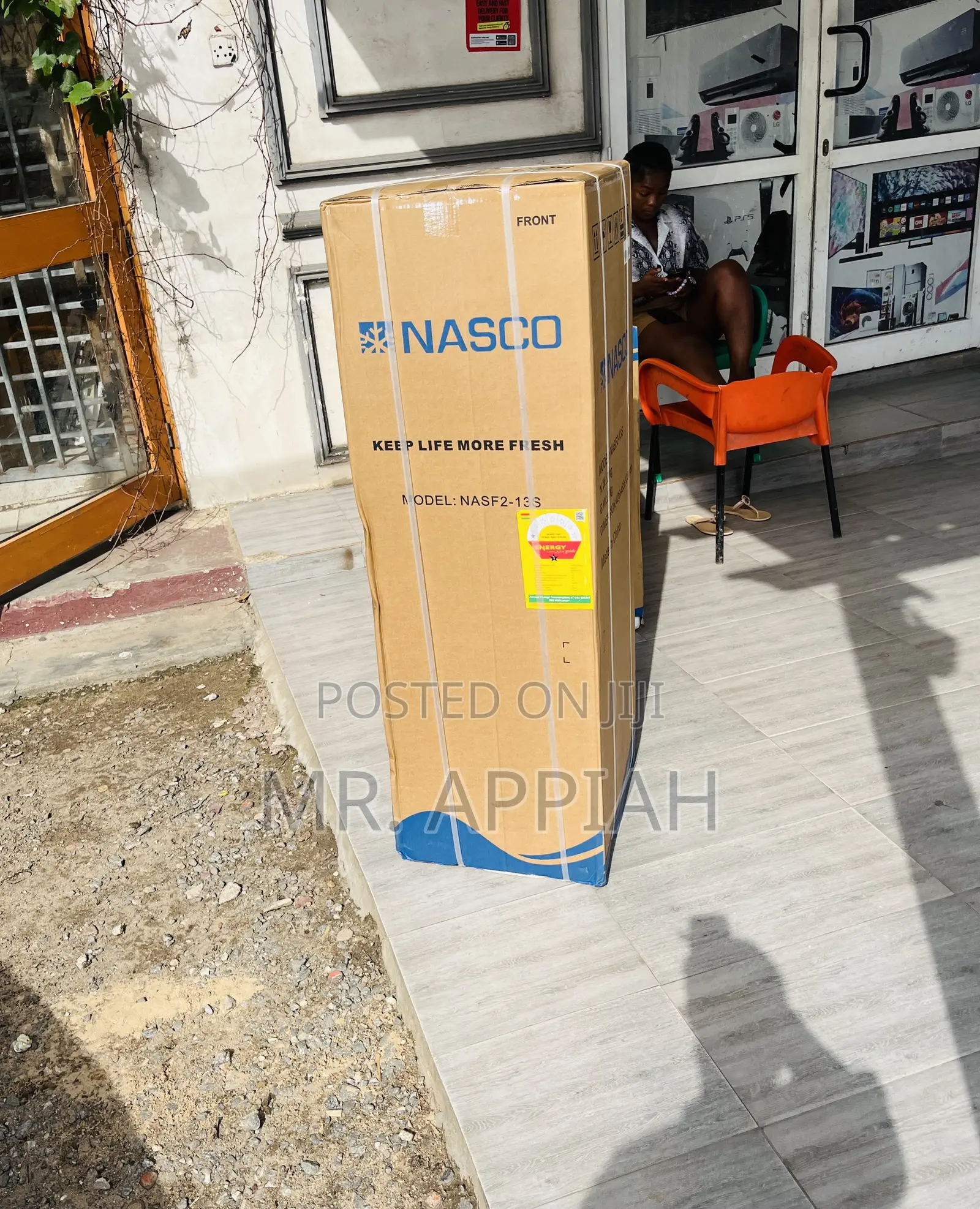 Get Unique Nasco Nasf2-13s 98ltr Top Freezer Fridge.