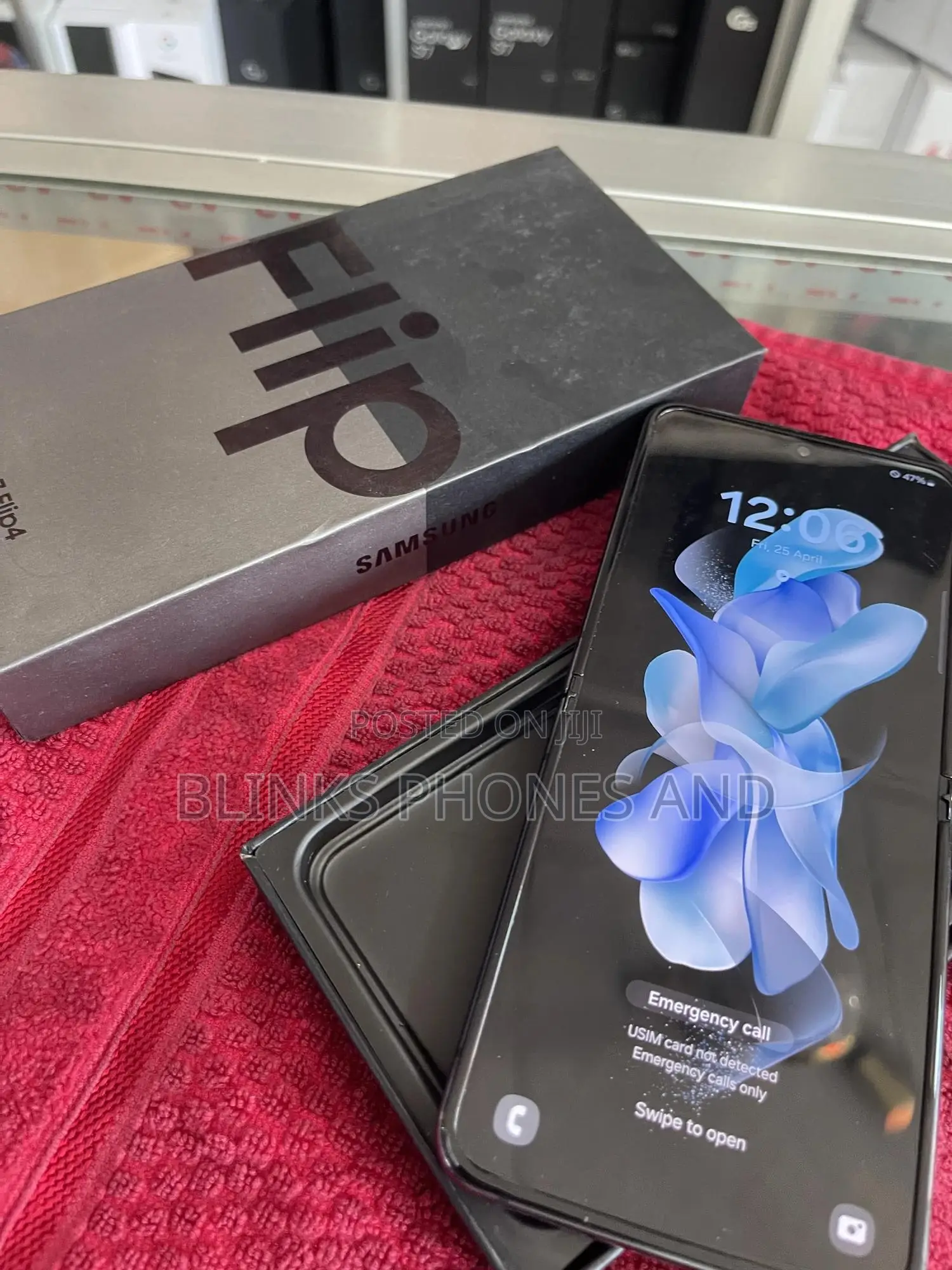 New Samsung Galaxy Z Flip4 256 GB Black
