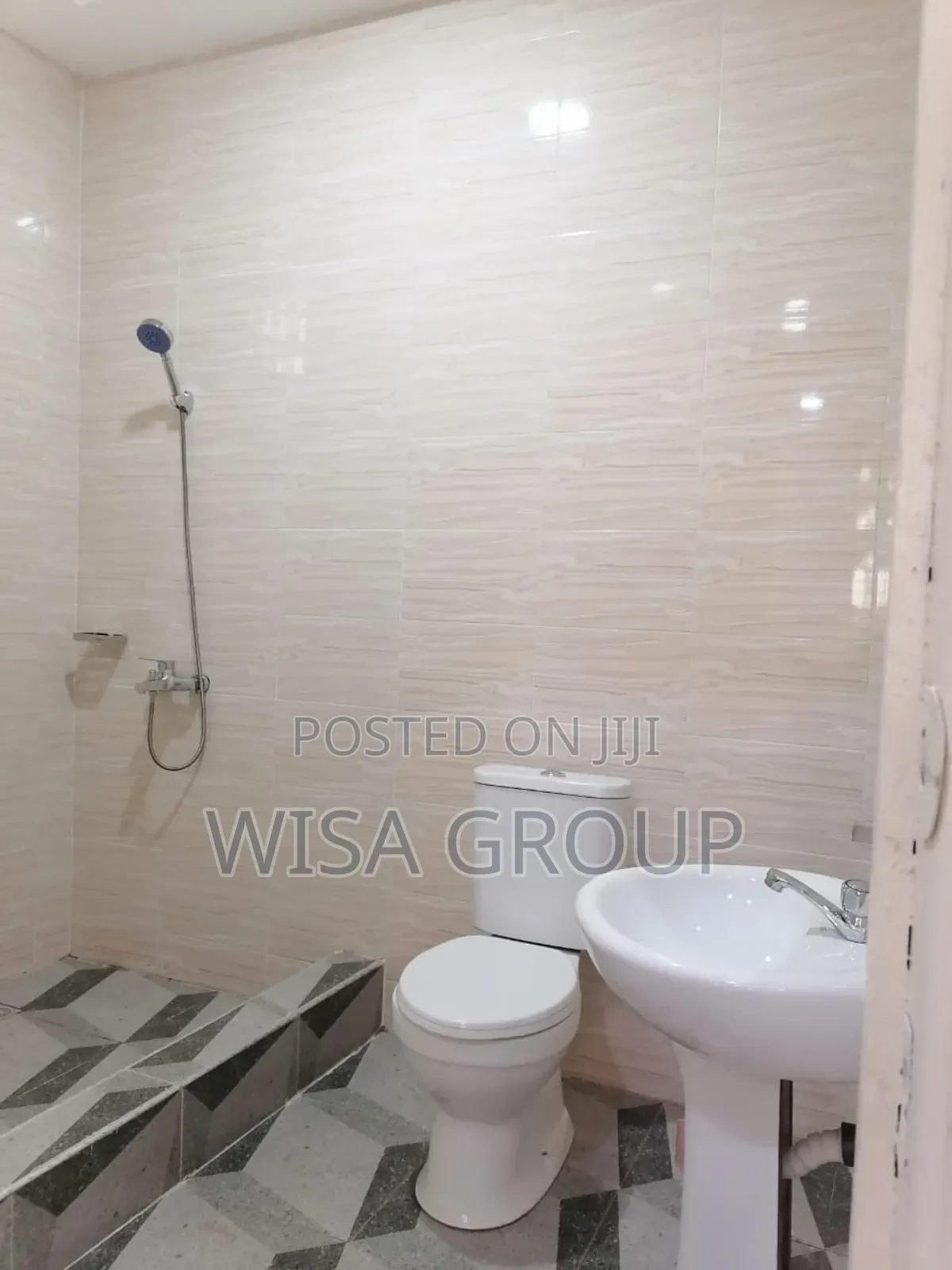4bdrm Duplex in Wisa Group, Accra Metropolitan for sale