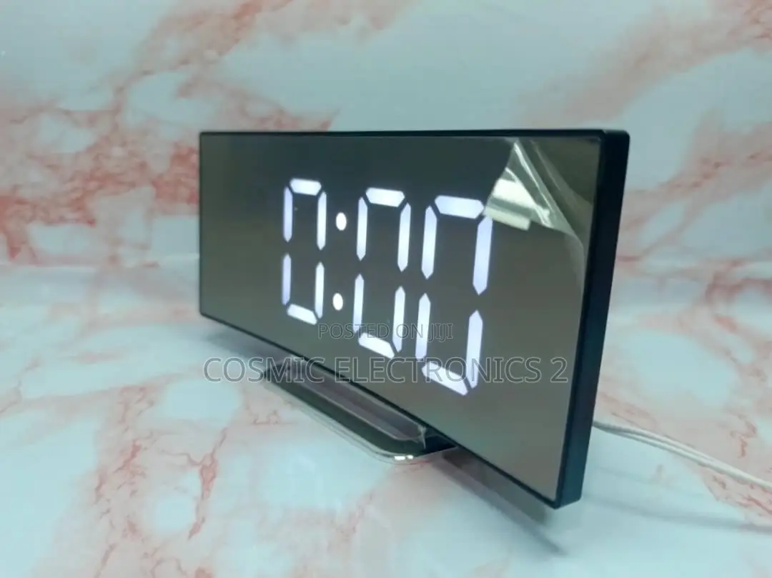 Curved Mirror Alarm Clock