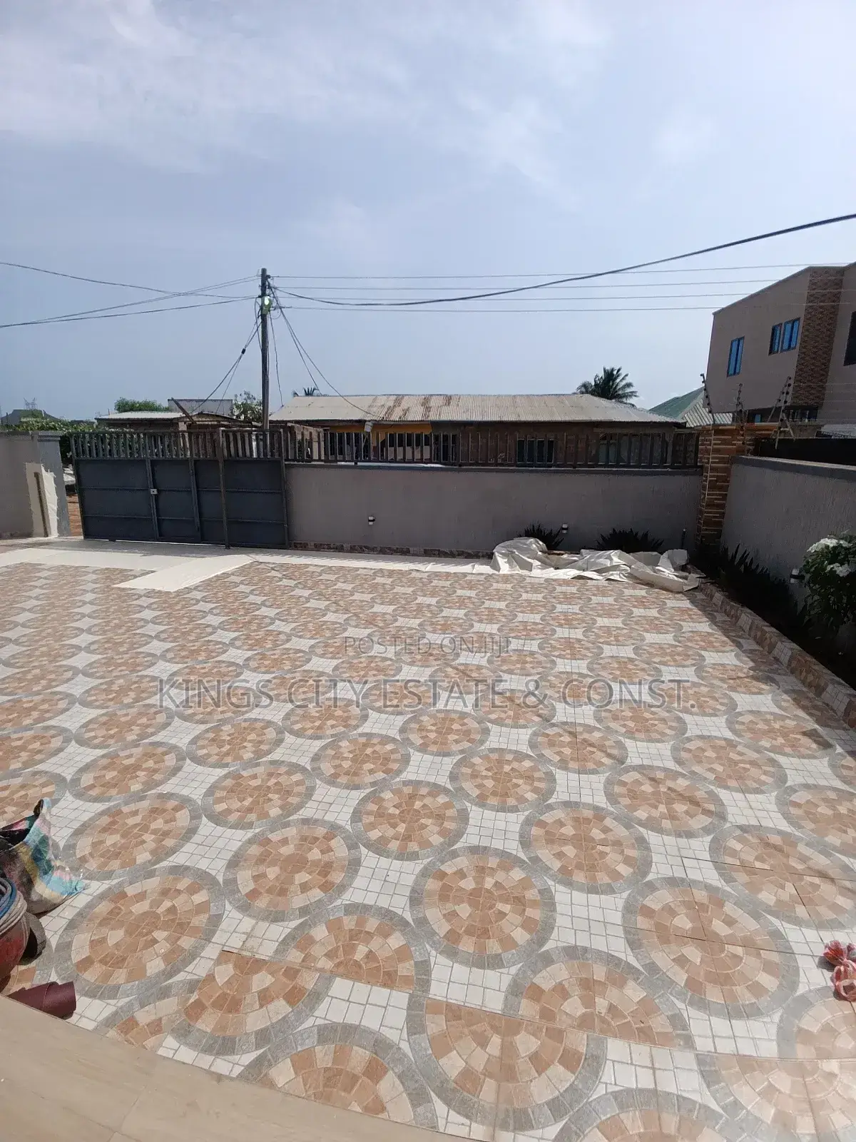 3bdrm House in Odumasi-Estate, Ablekuma for sale