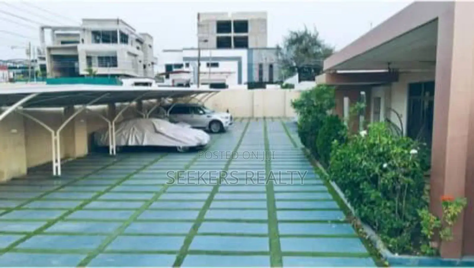 Furnished 6bdrm Mansion in Seekers Realty, Labone for sale