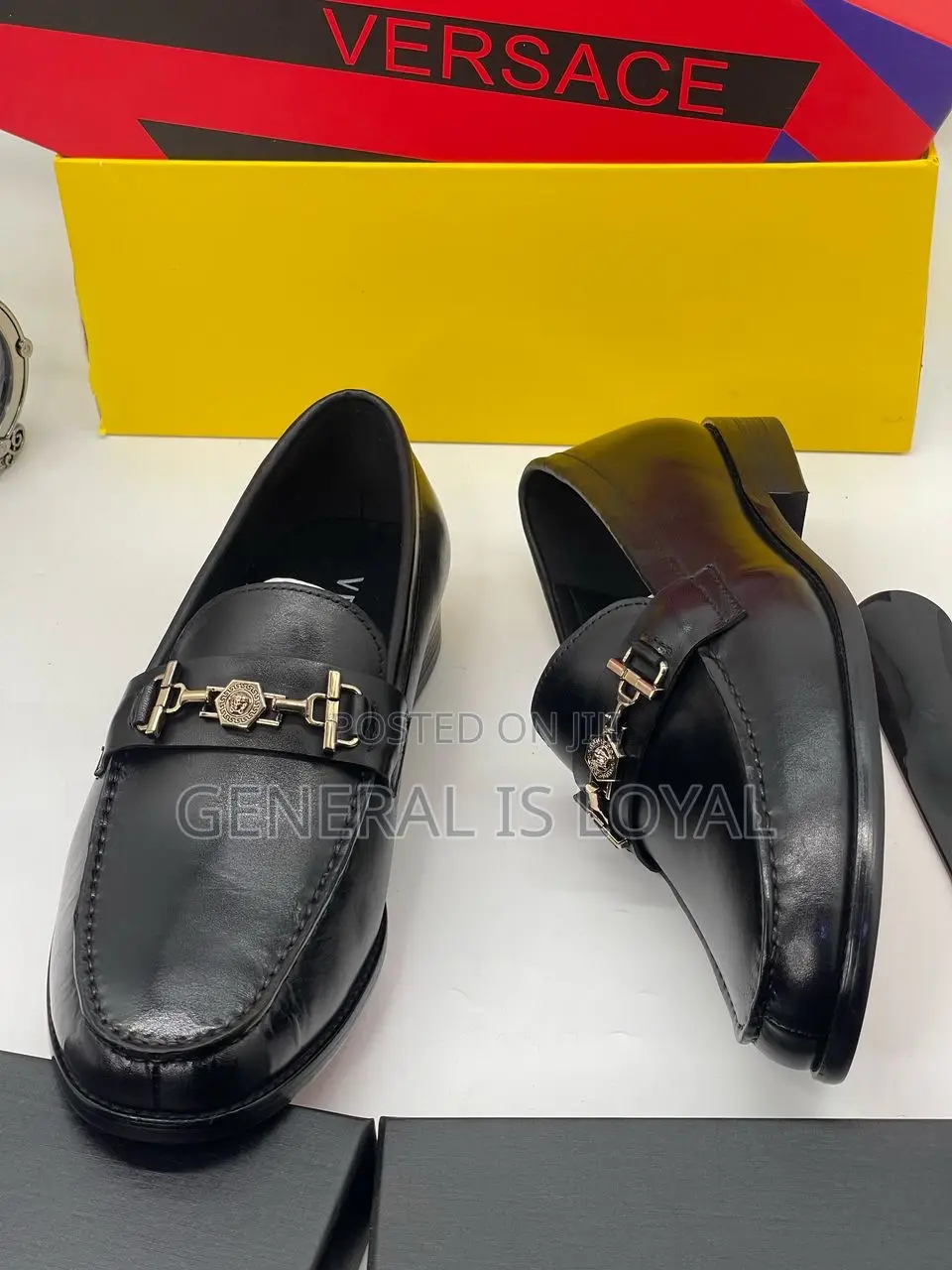 Versace Shoe / Laceless