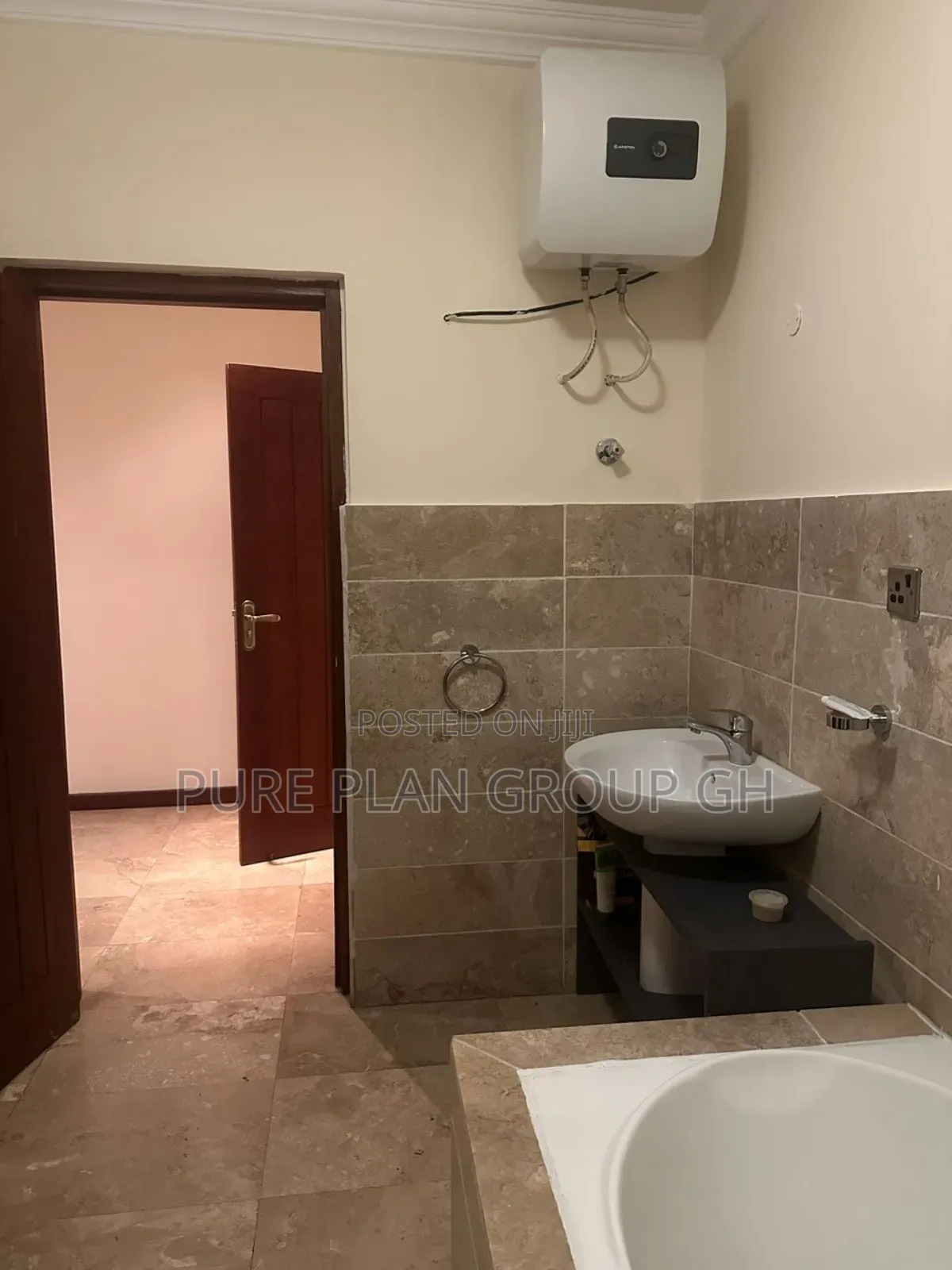Furnished 3bdrm Apartment in Dzorwulu for rent