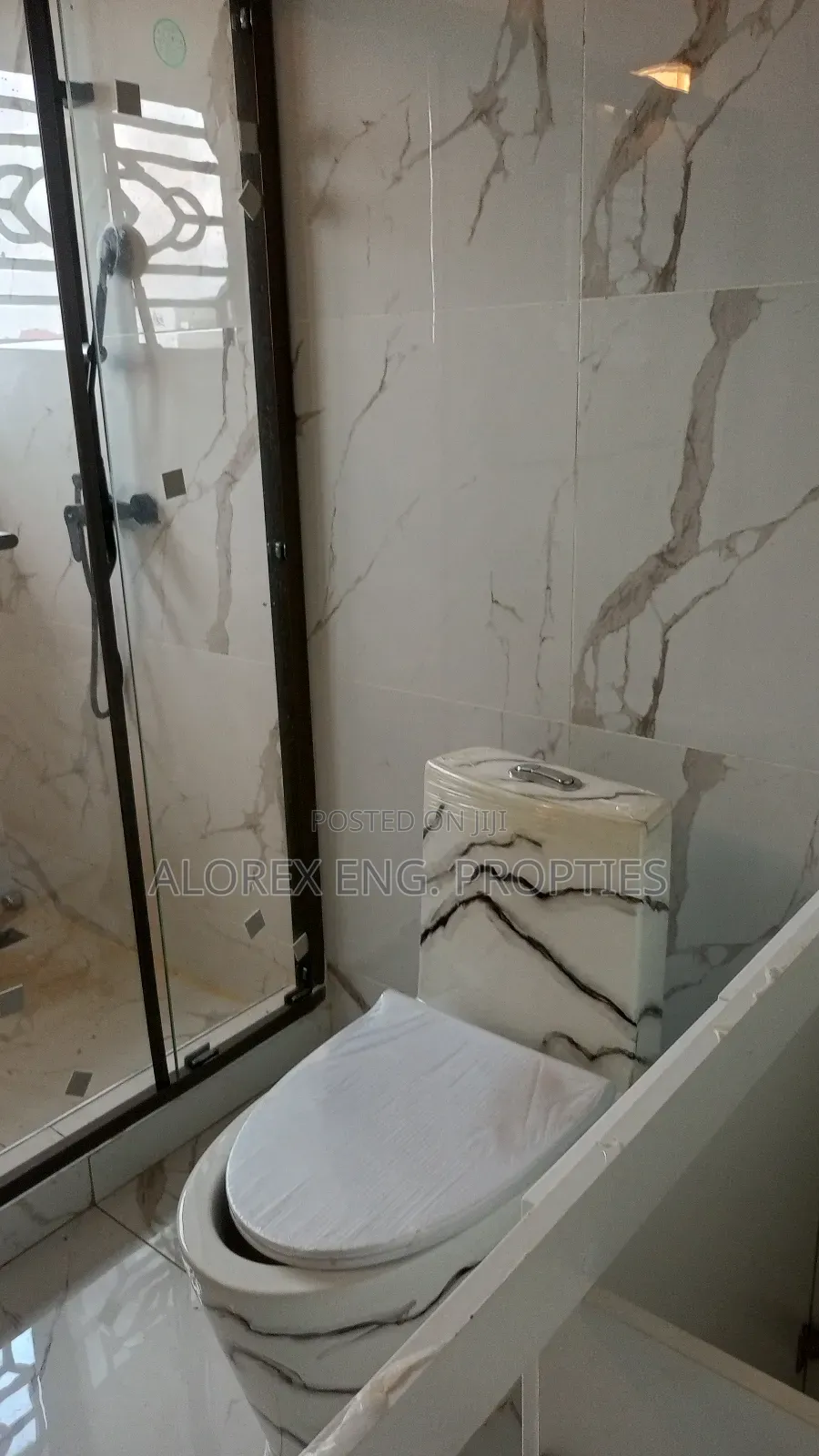 5bdrm House in Castle Gate Estate, Adenta for rent