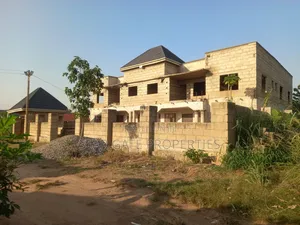 12 Bedrooms Apartments/ Flats for Sale