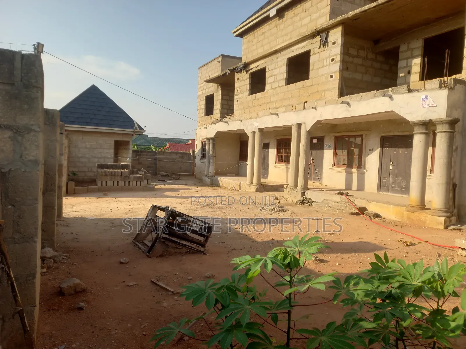 12 Bedrooms Apartments/ Flats for Sale