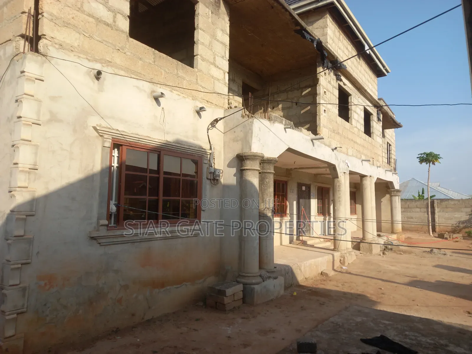 12 Bedrooms Apartments/ Flats for Sale